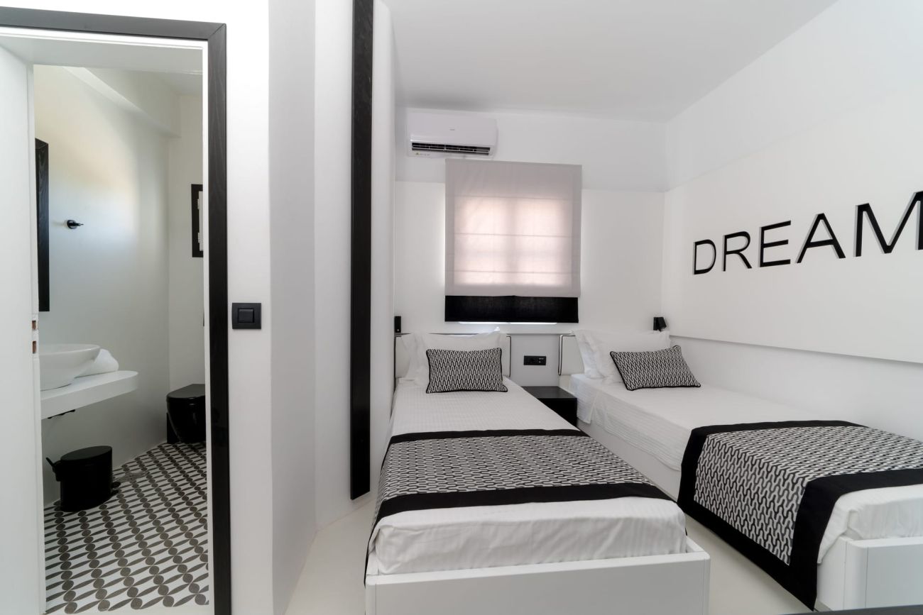 Divelia Hotel Santorini