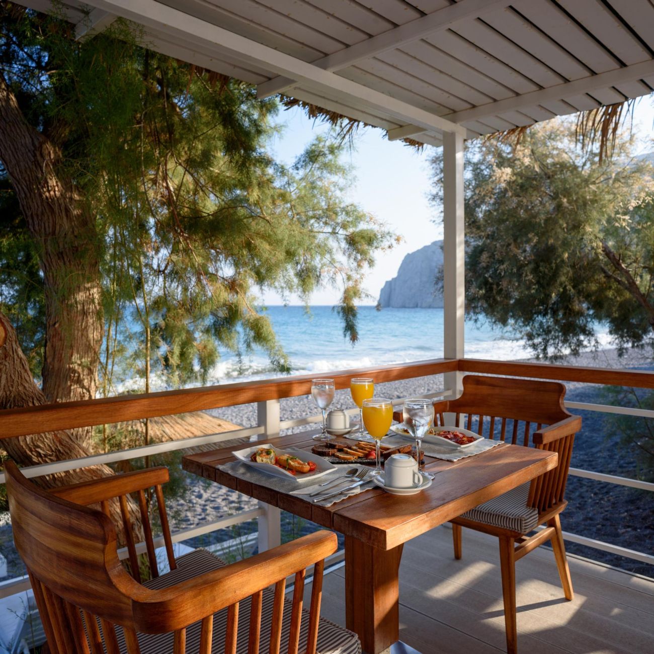 Alesahne Beach Hotel Santorini