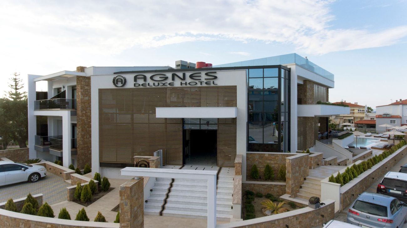 Agnes Deluxe Hotel 3*