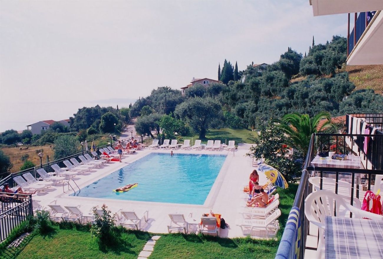 Aronis Apartments