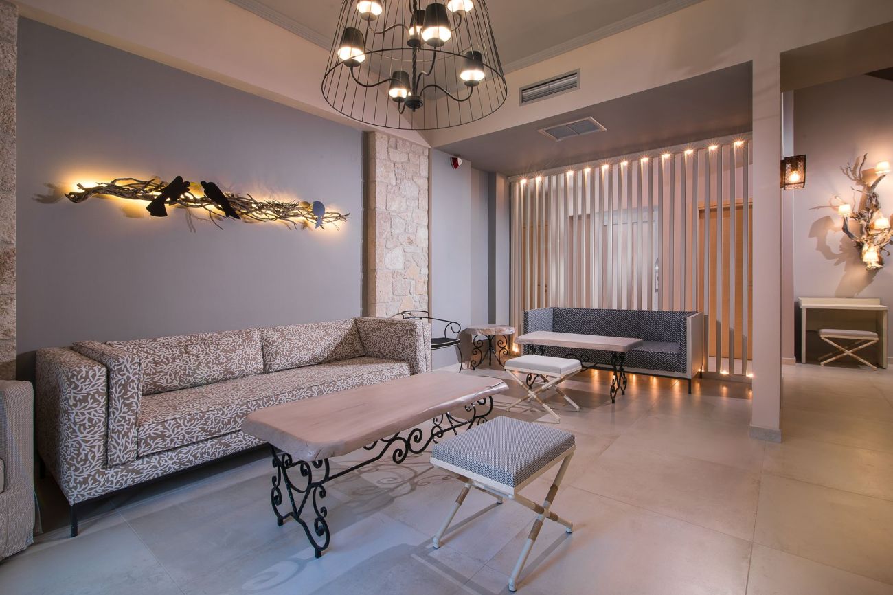 Neikos Mediterranean Luxury Suites 4*