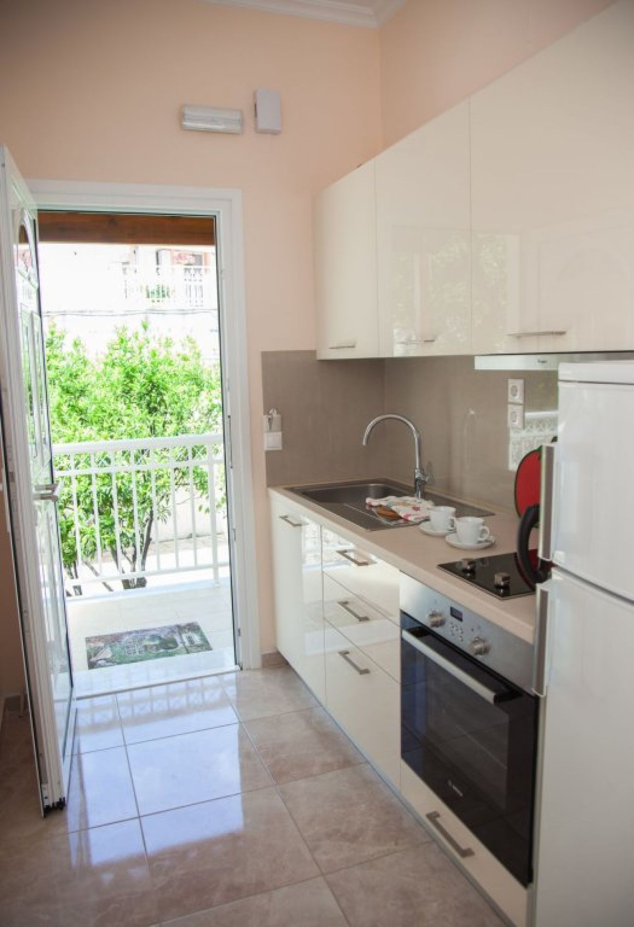 Brentanos Apartments ~ A ~ View Of Paradise