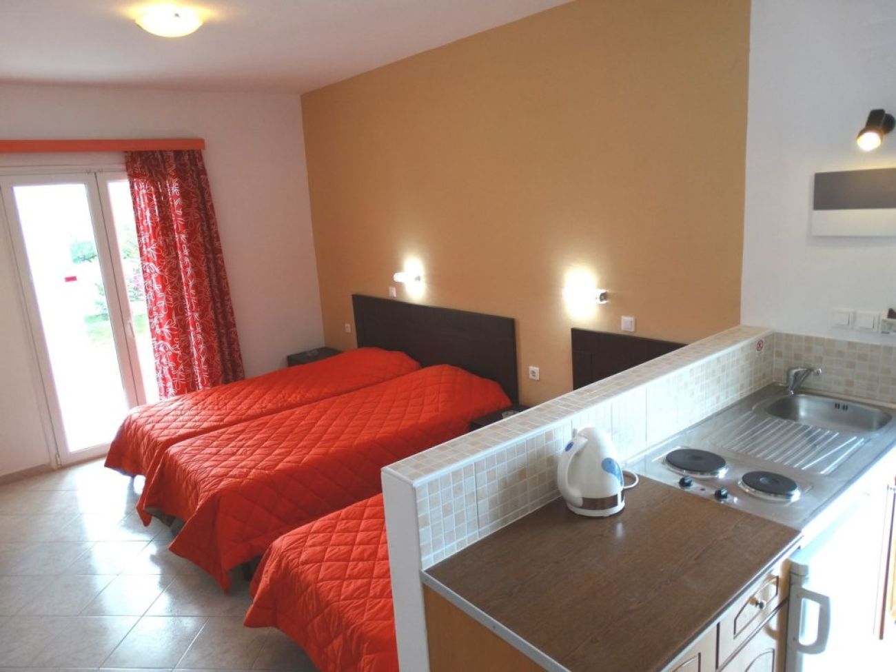 Oasis Beach Club 3*