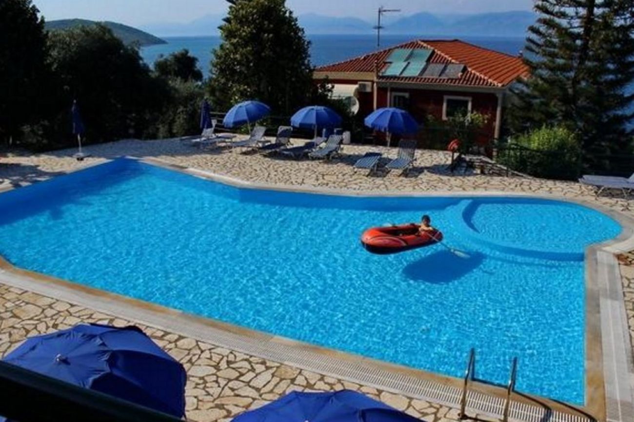 Apraos Bay 3*