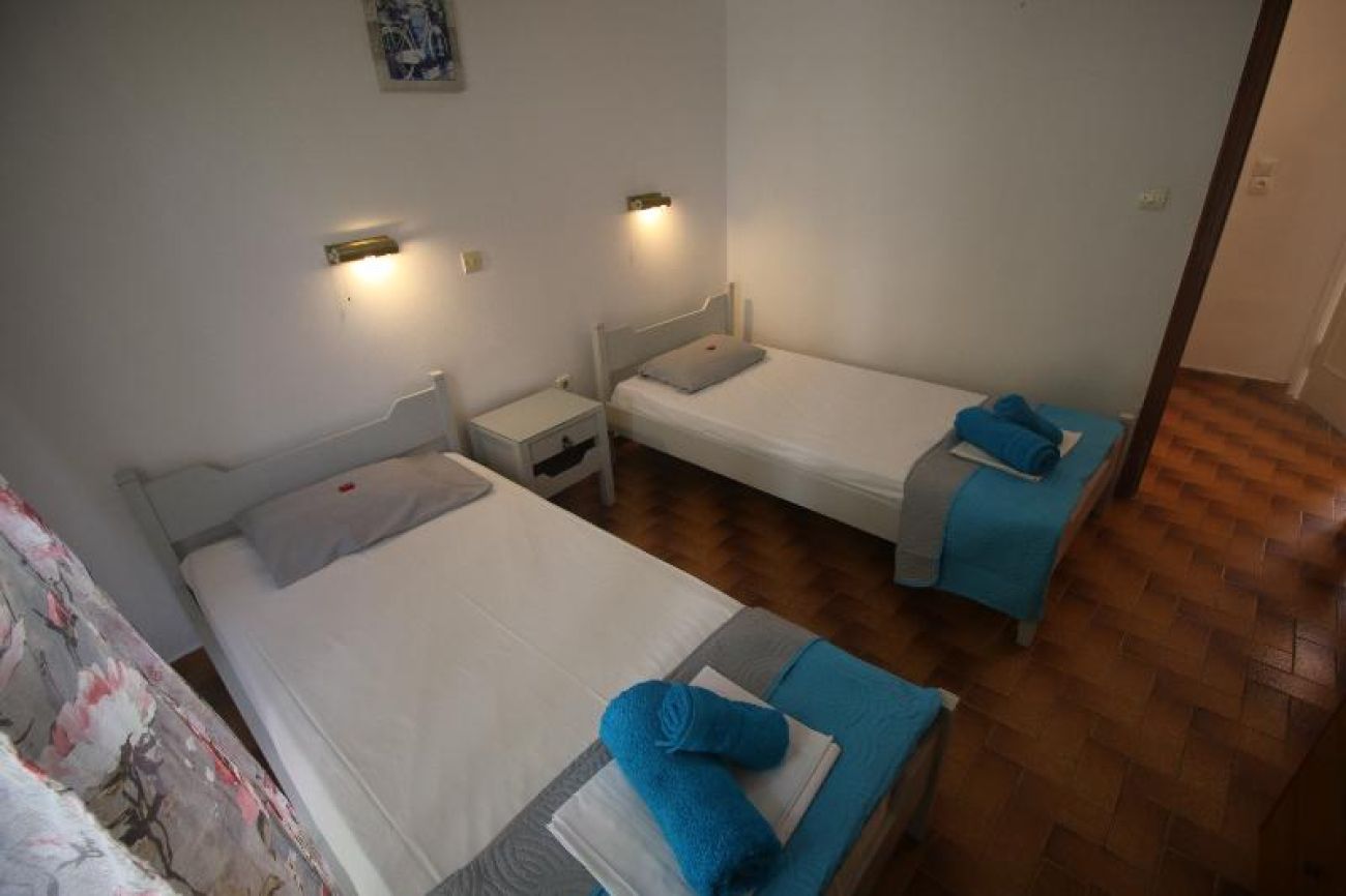 Utopia Kavos Hotel 2*