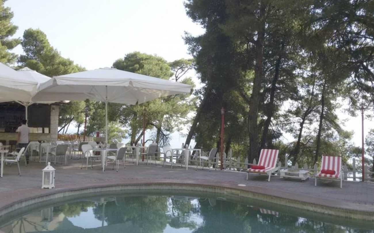 Dryades Hotel 3*