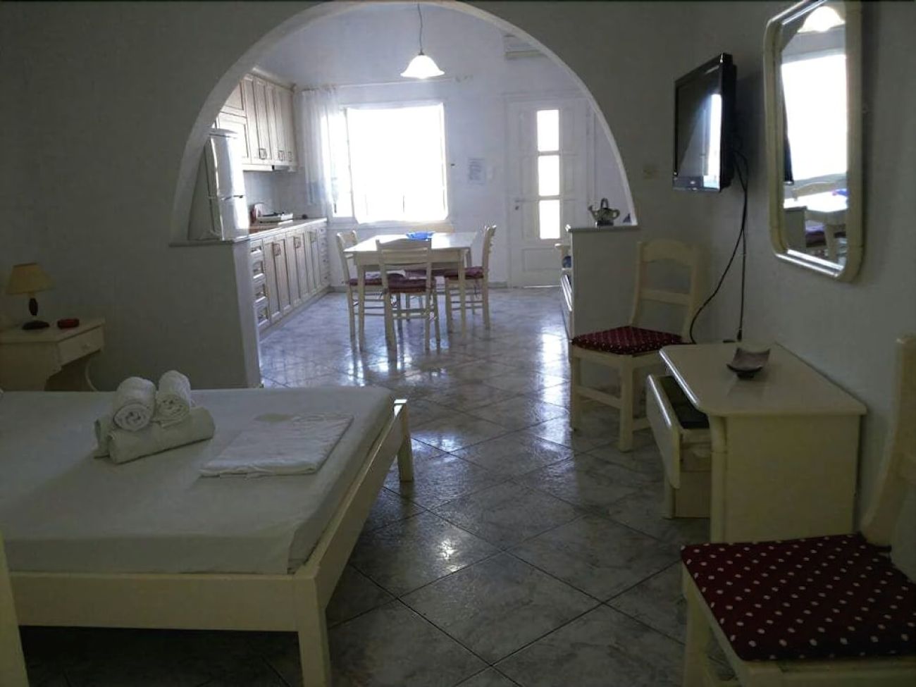 Hara Studios and Apartments
