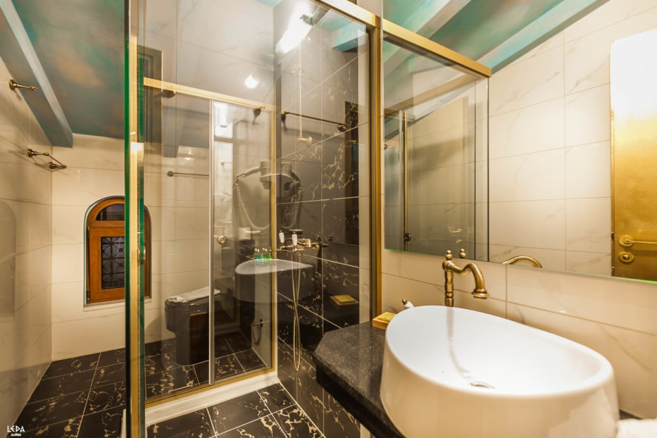 Leda Suites 3*