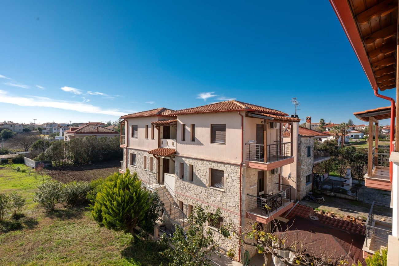 Eleon Suites