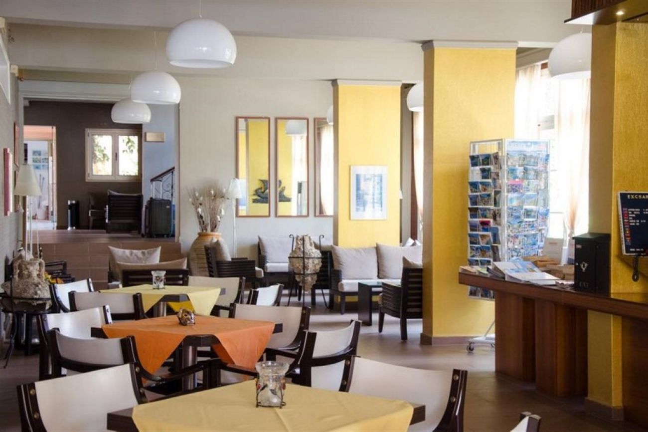Athos Hotel 2*