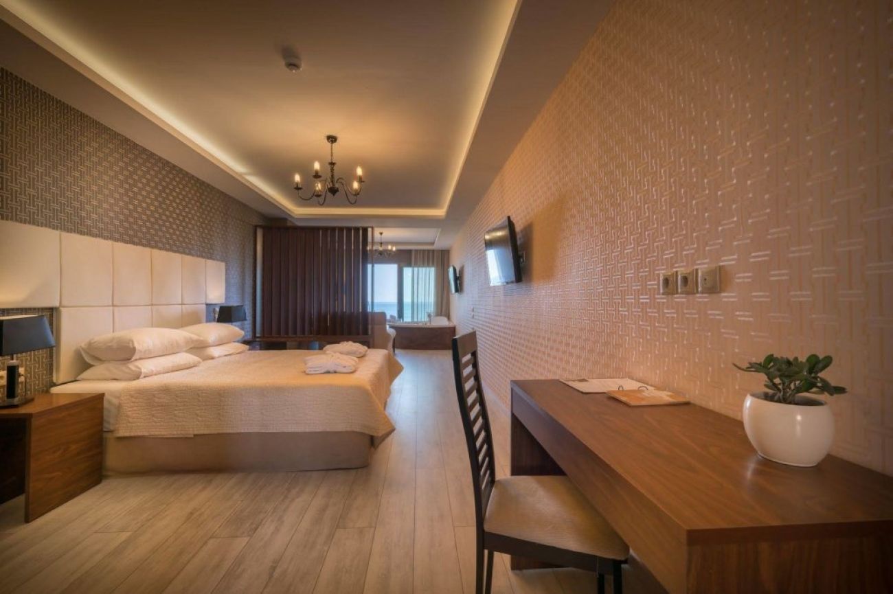 Elegance Luxury Executive Suites 5*