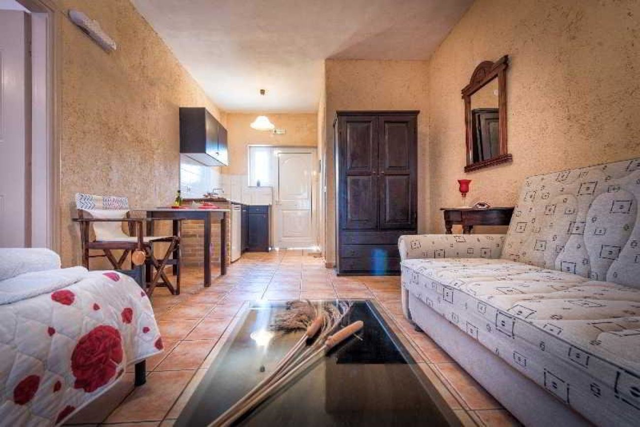 Pension Porto Tsi Ostrias 3*