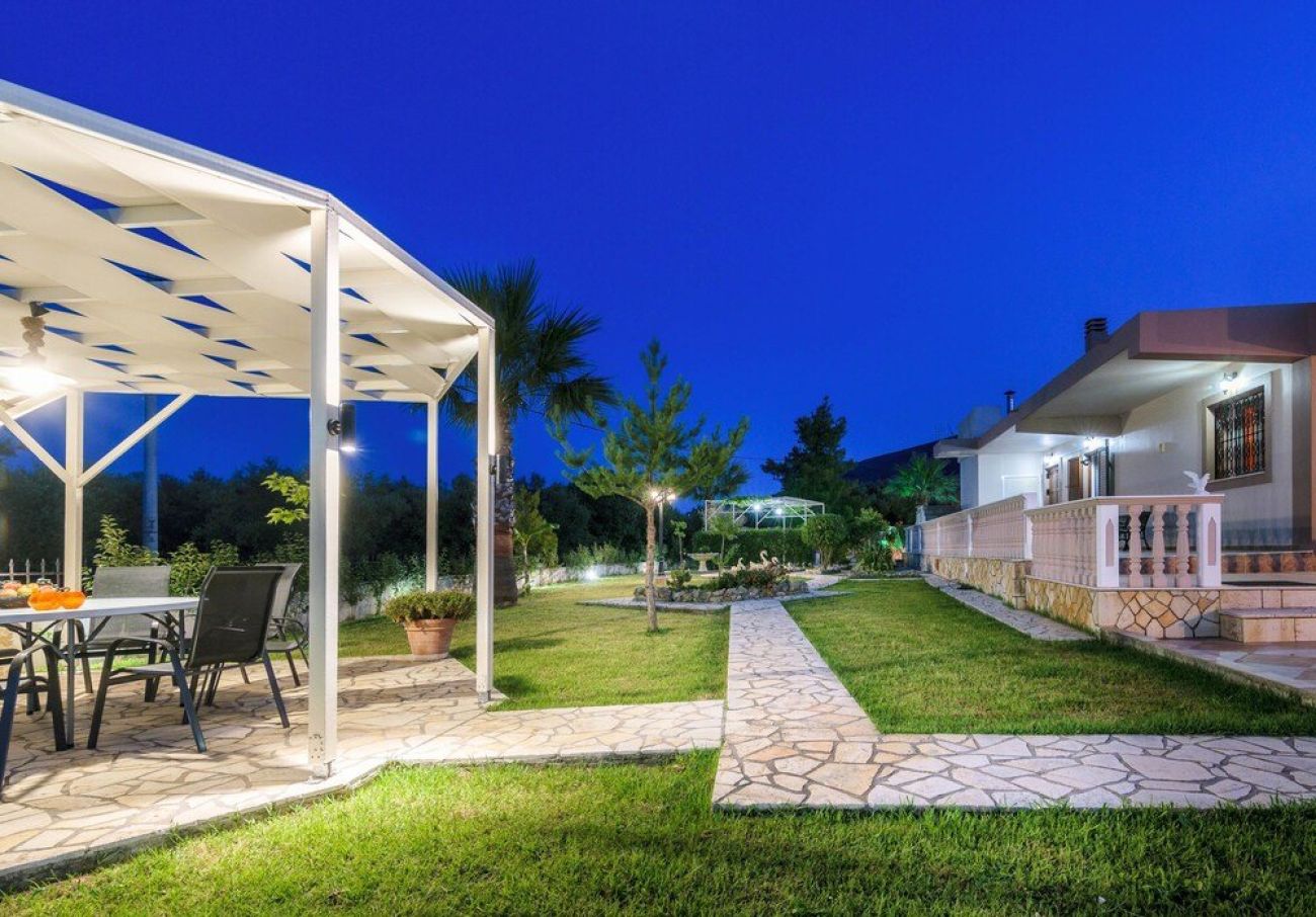 Fontana Holiday Home 4*