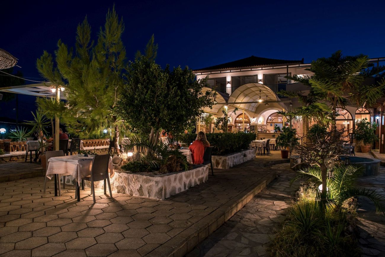 Aphrodite Studios & Apartments