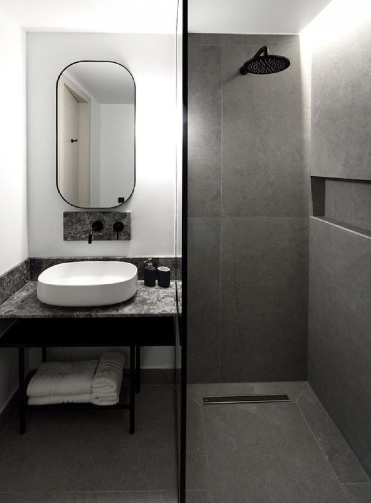 Roomore Apartments