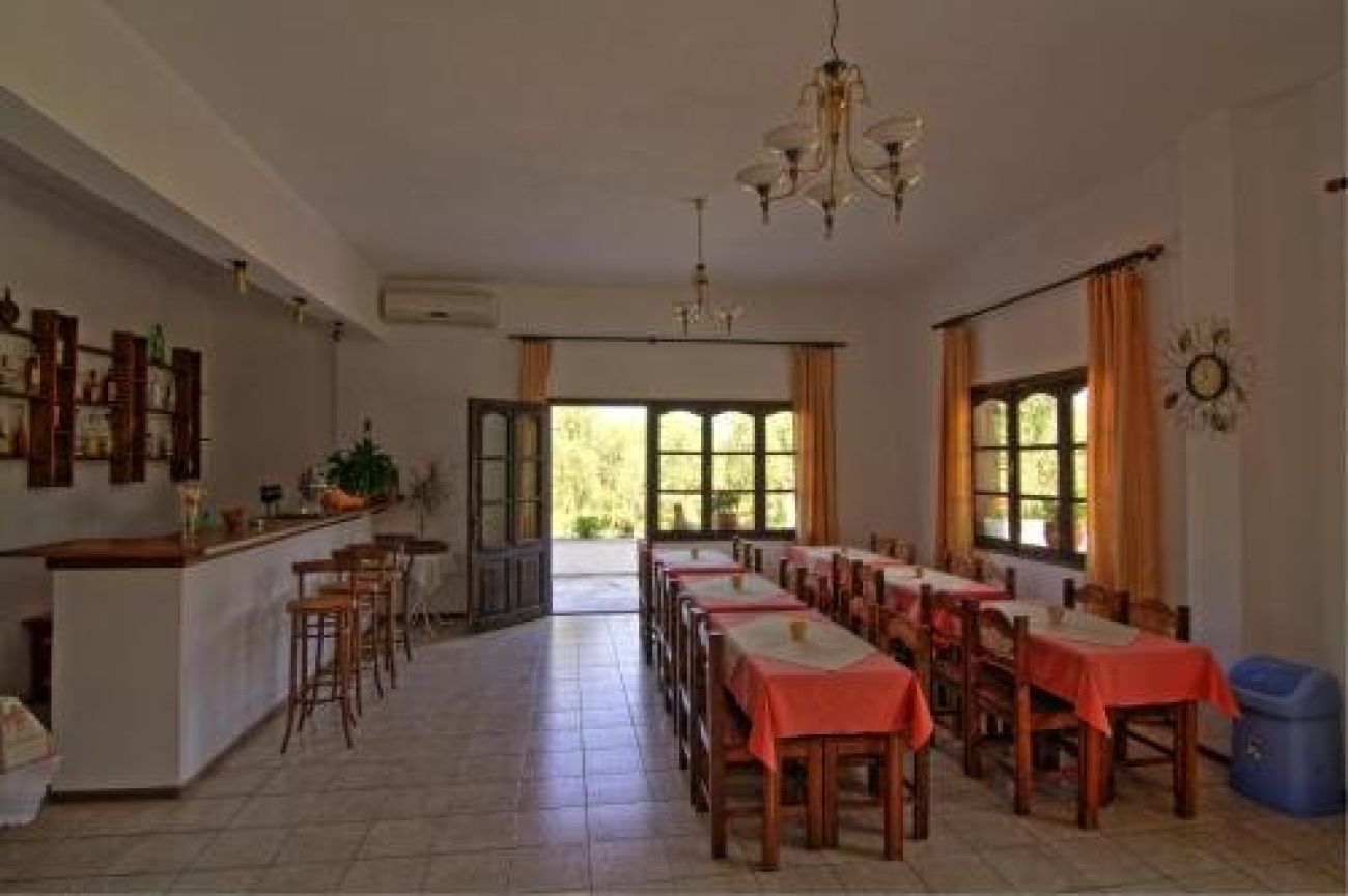 Nefeli Hotel 3*