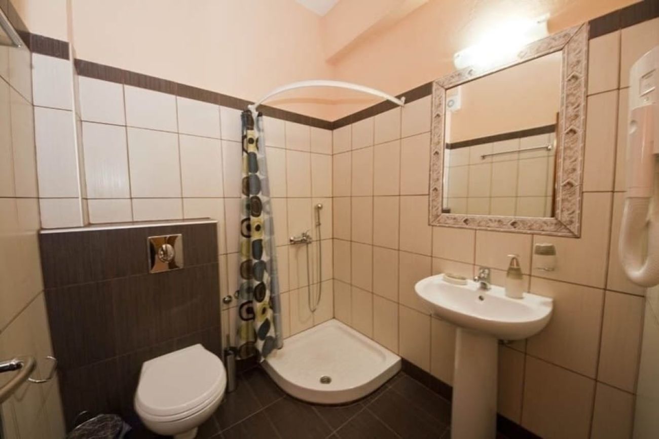 Markos Studios 3*