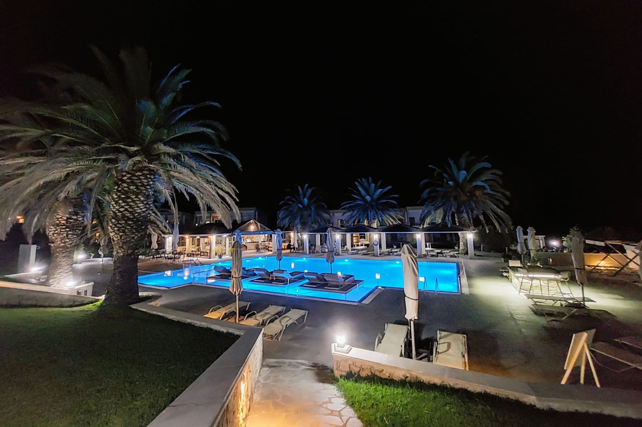 Iris Hotel 3*
