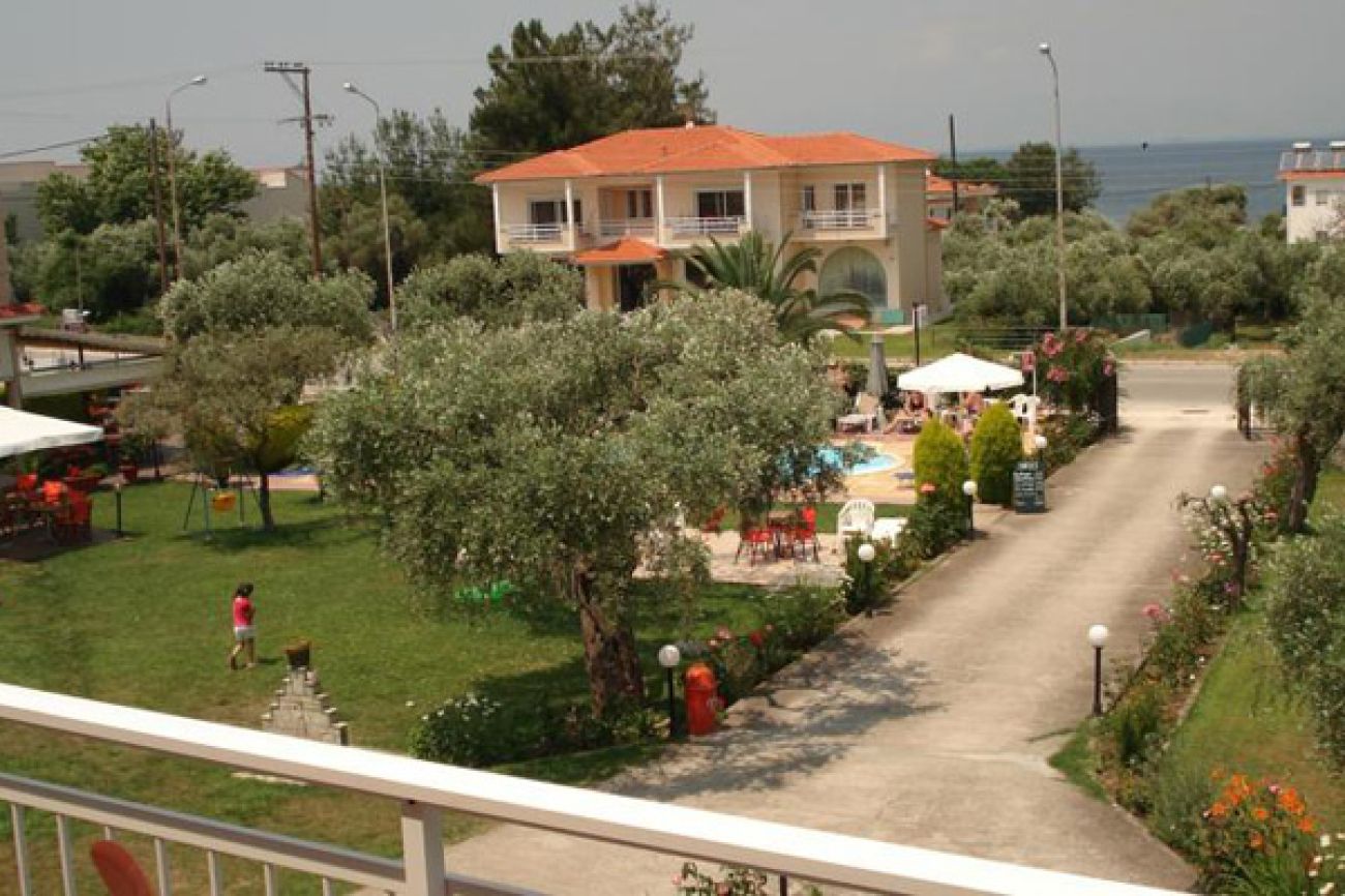 Chrisa Hotel 2*