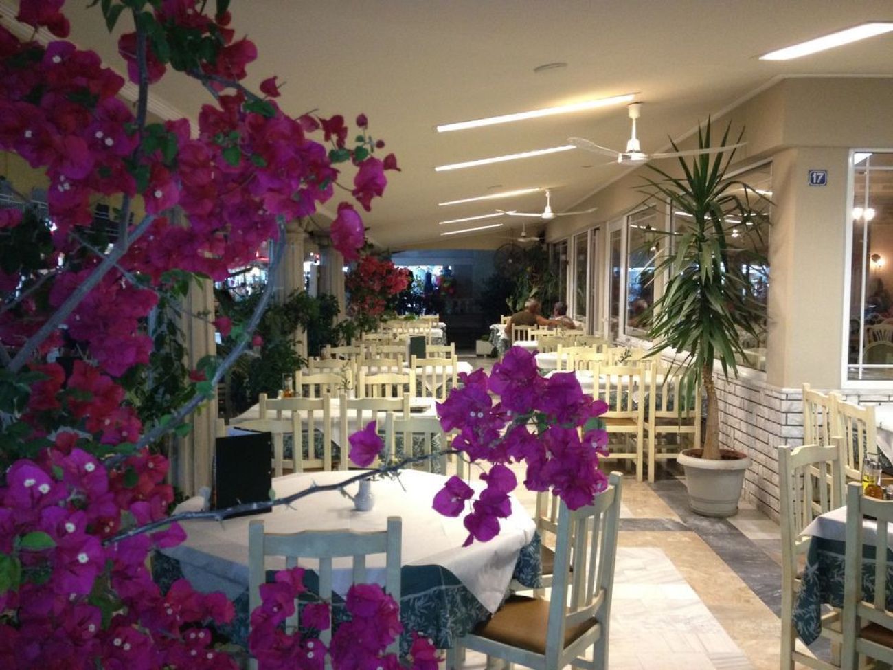 Parthenon Art Hotel 3*