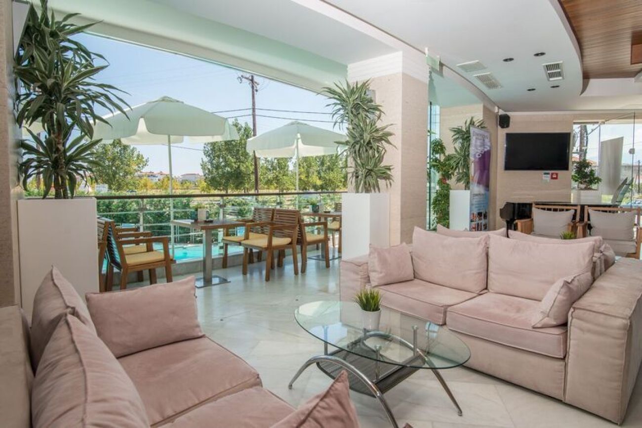 Cosmopolitan Hotel & Spa 4*