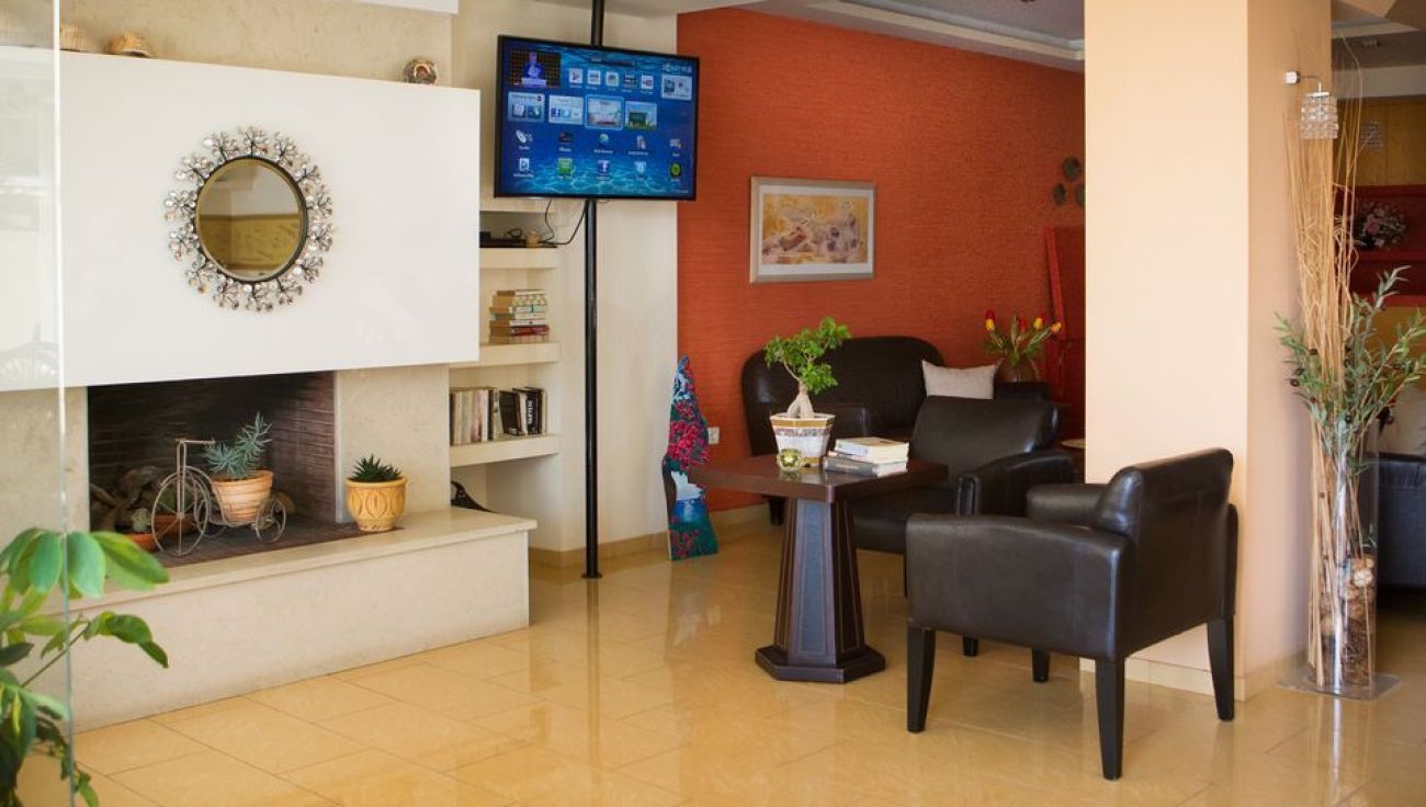 Loutra Village Beach Hotel 3*