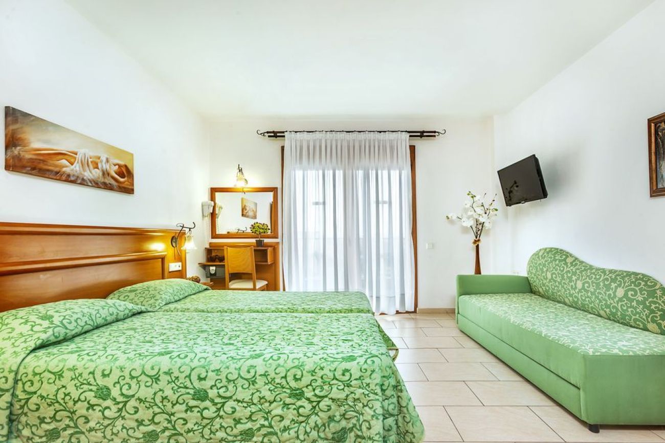 Nereides Hotel Halkidiki 2*