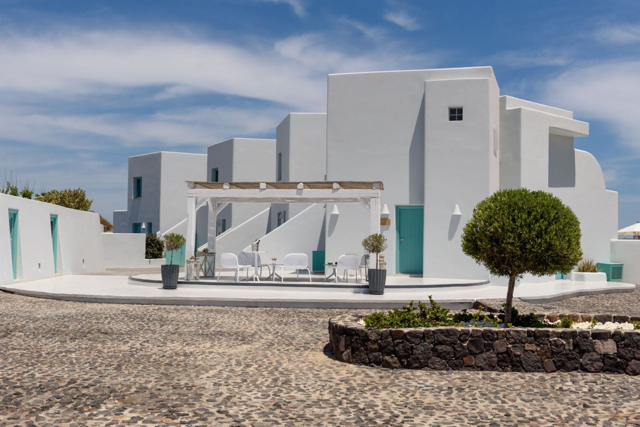 Neptune Luxury Spa Suites Santorini
