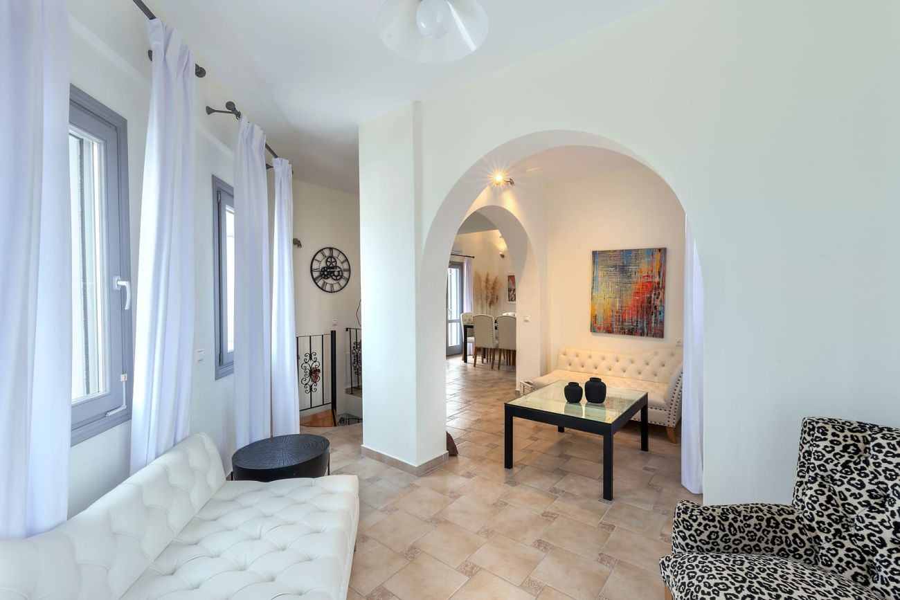 Hemera Holiday Home Villa in Santorini