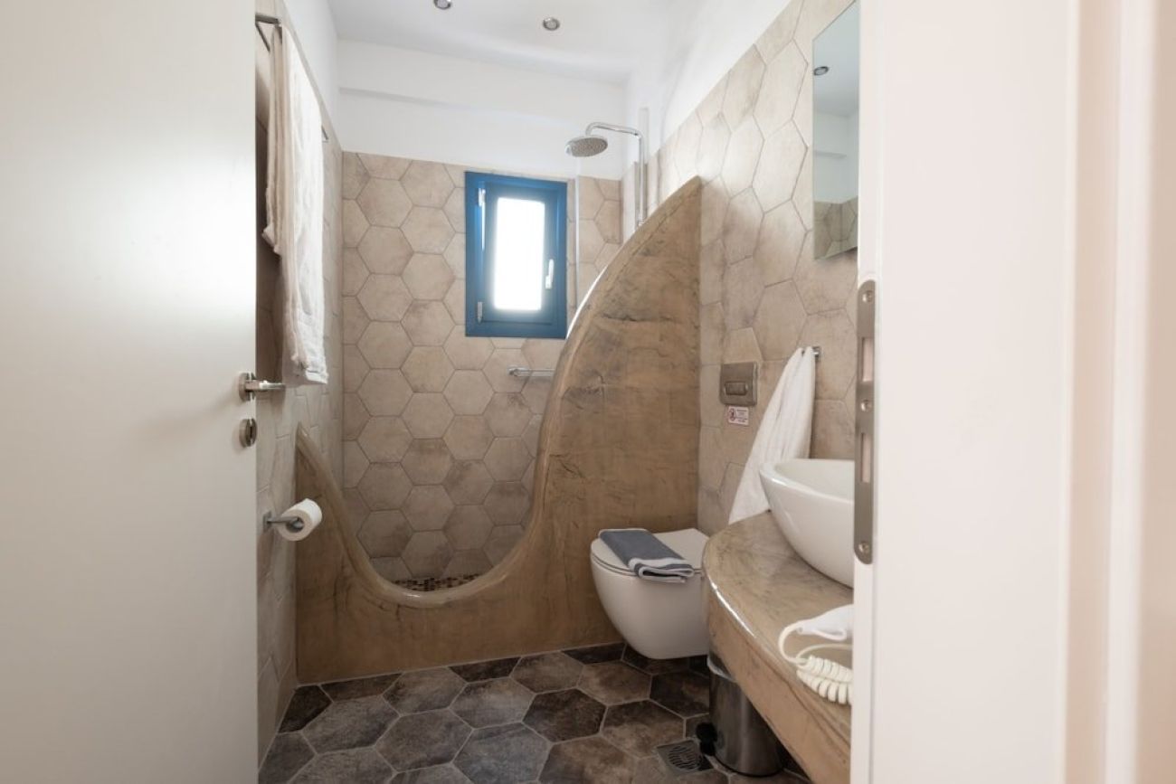 Tristhenia Hotel 3*