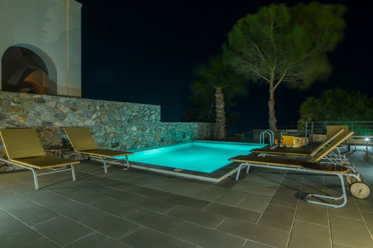 Antinea Suites & Spa Hotel 4*