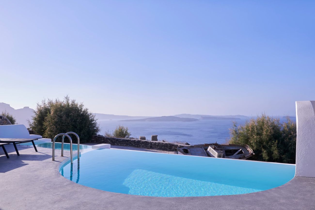 Mr. & Mrs. White Santorini 4*
