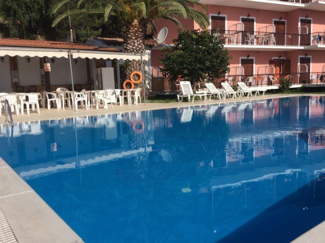 Aronis Apartments