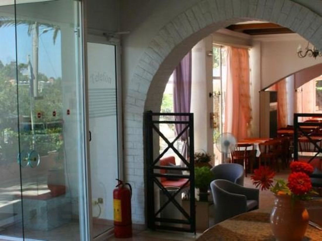 Aegli Hotel 2*