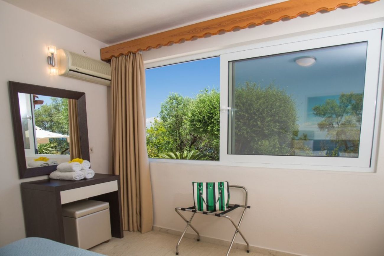Brentanos Apartments ~ A ~ View Of Paradise