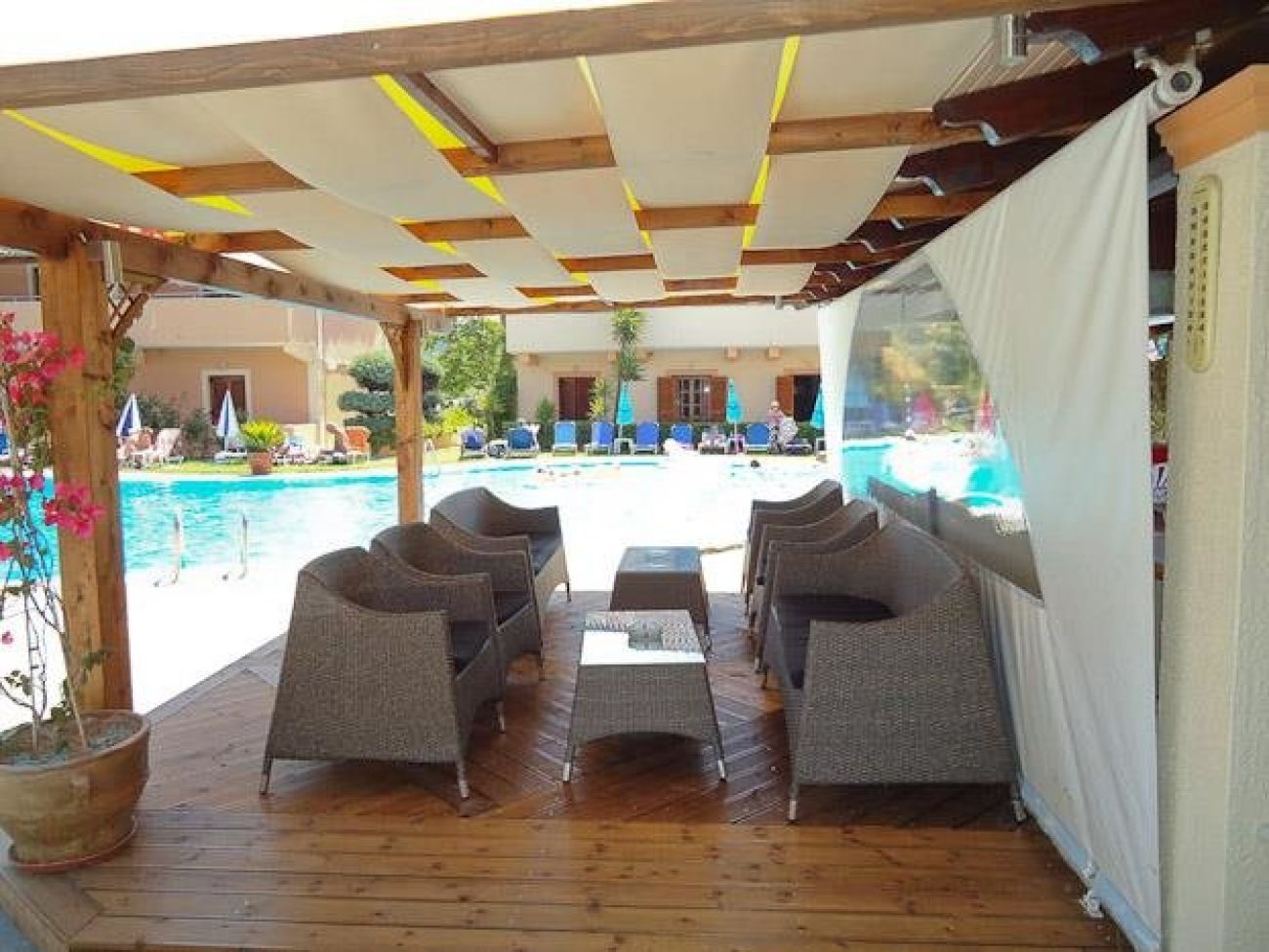Eleni Apartments