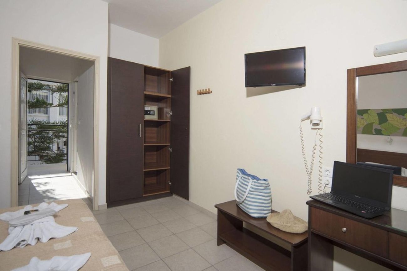 Metaxa Apartments