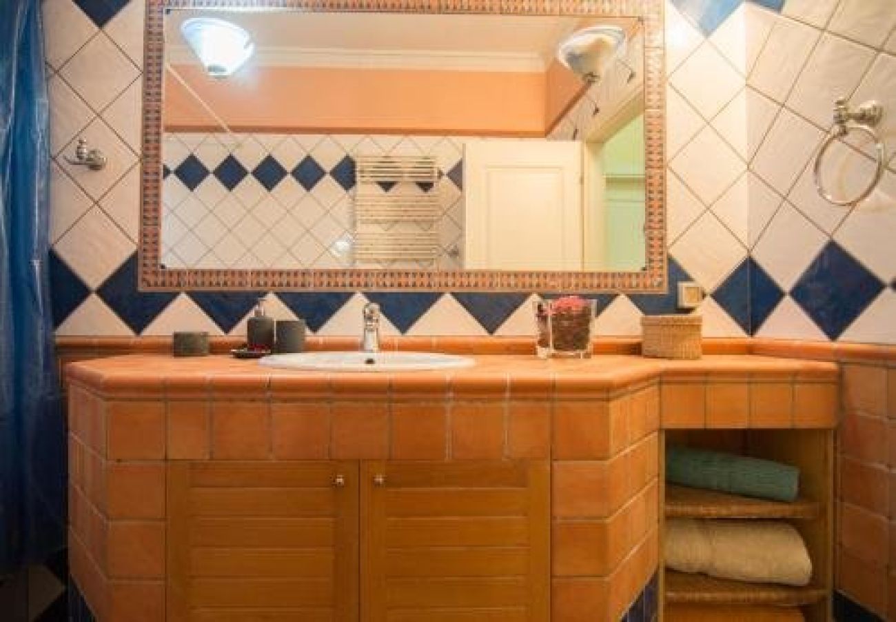 Moraitis Mansion 3*