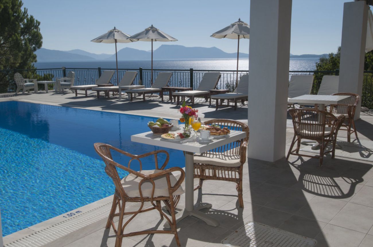 Aliki Hotel 4*