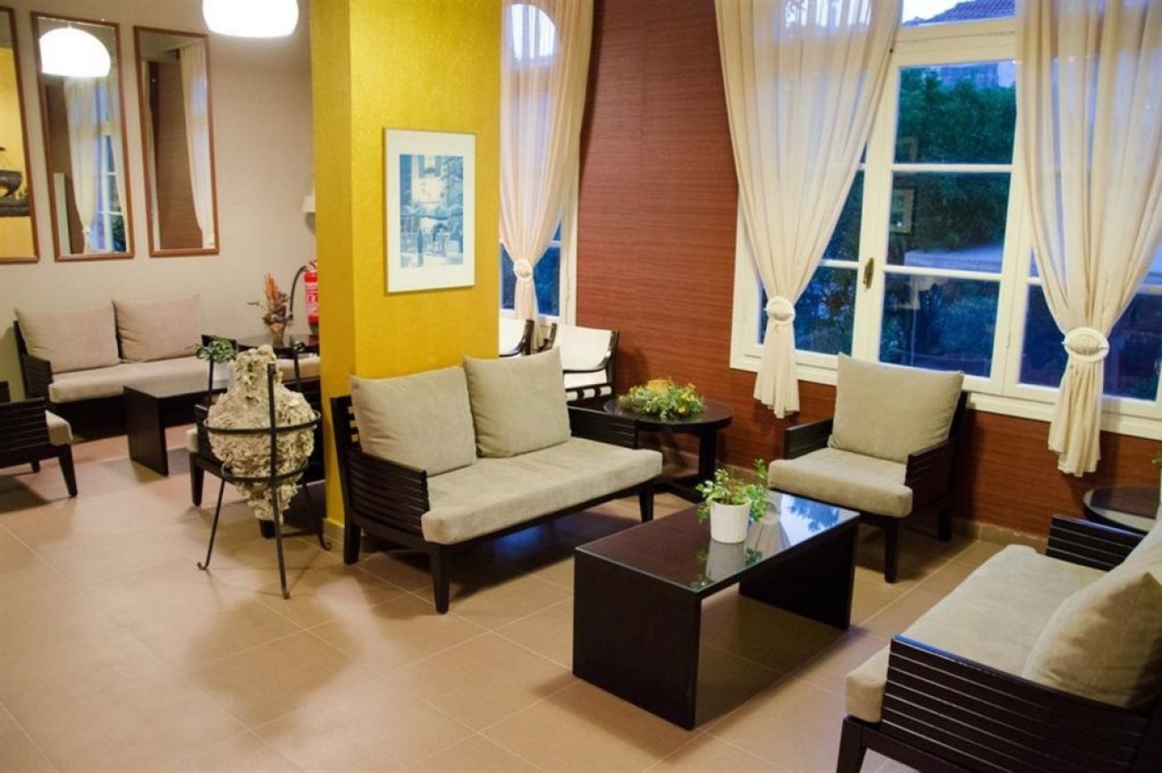 Athos Hotel 2*