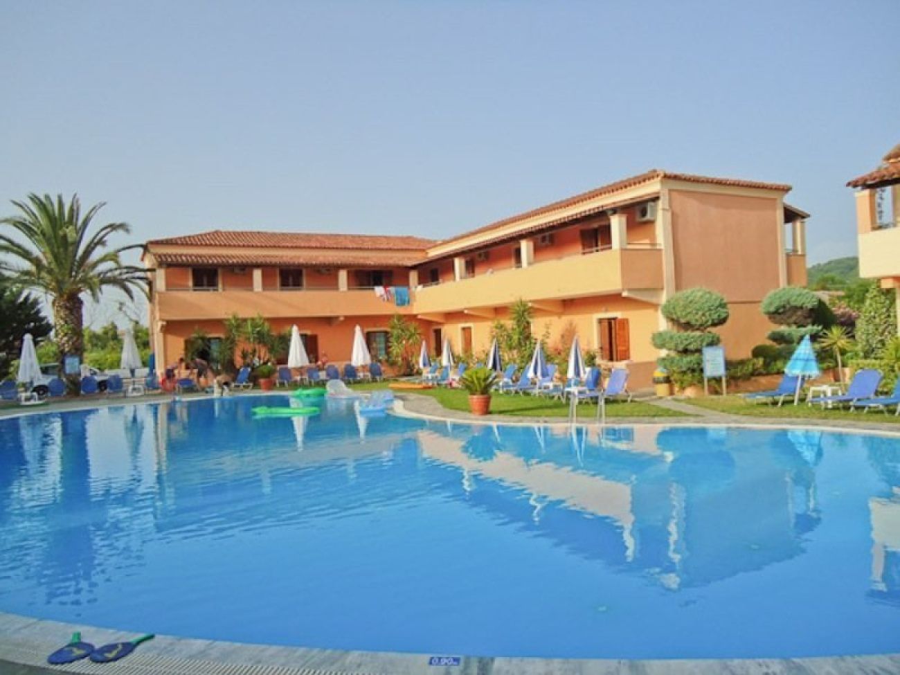 Eleni Apartments