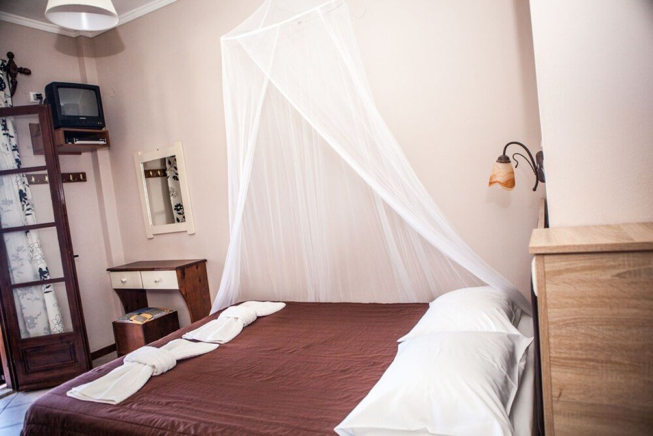 Eleana Apartments and Studios
