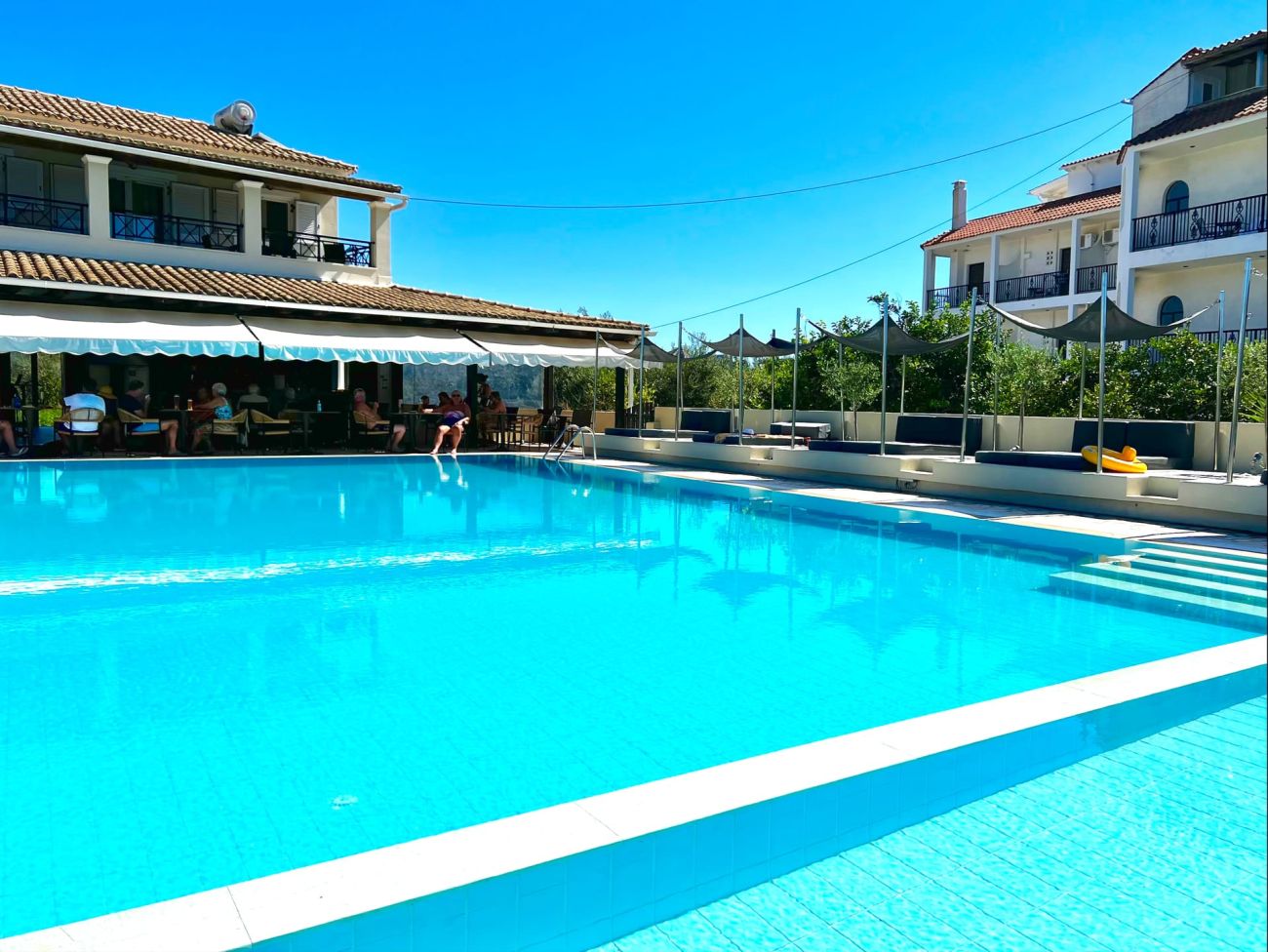 Bruskos Hotel & Suites 3*