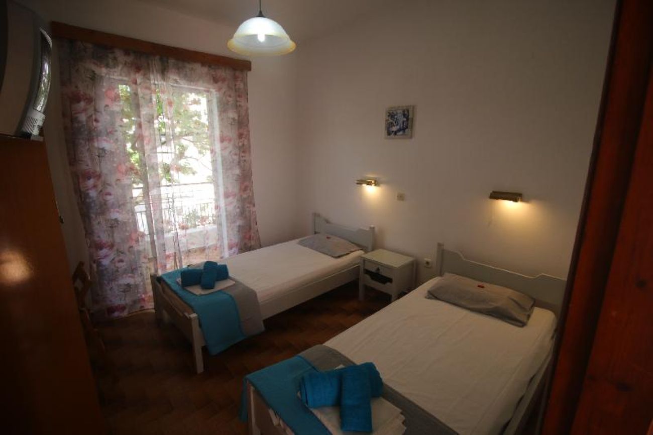 Utopia Kavos Hotel 2*