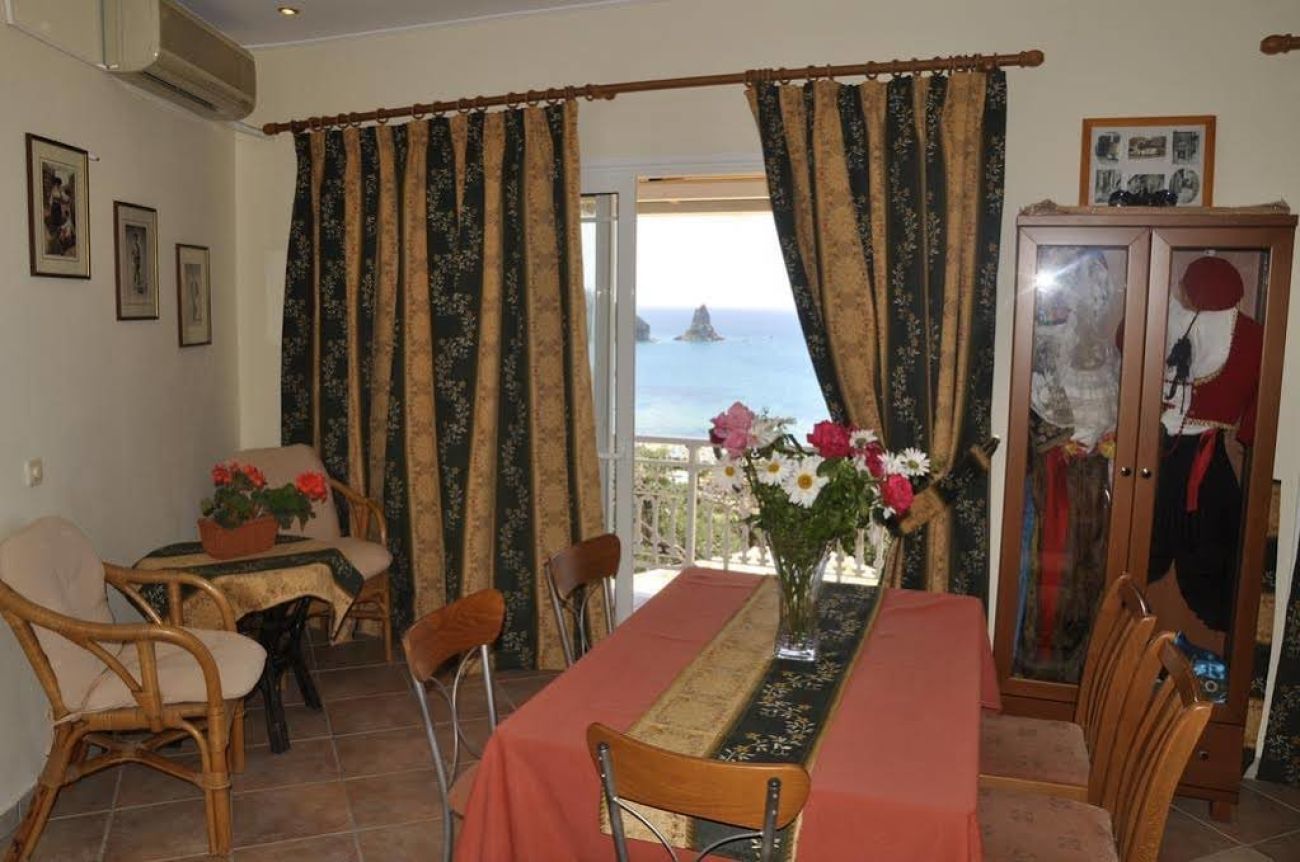 Mazis Apartments