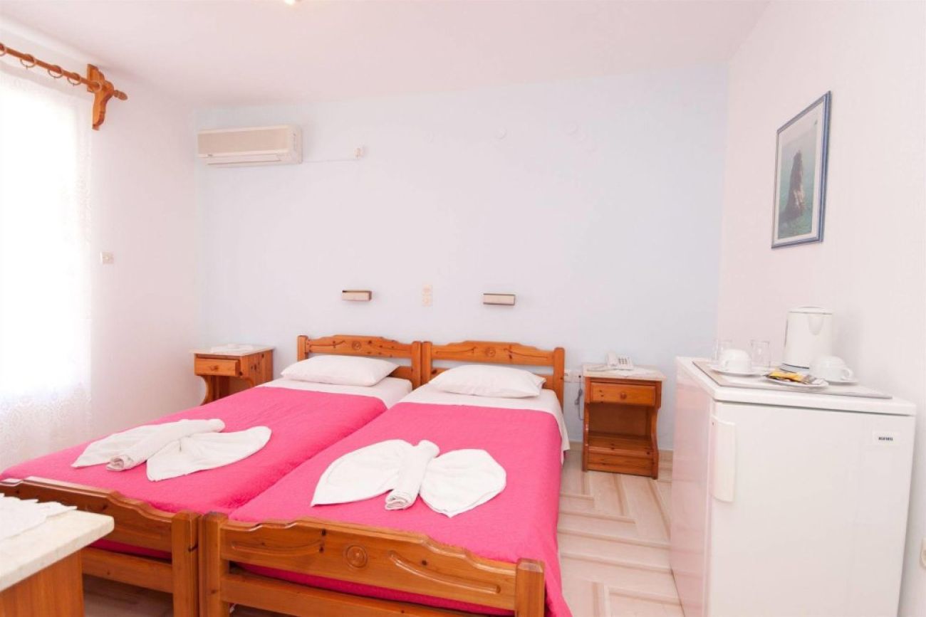 Marinos Hotel 2*