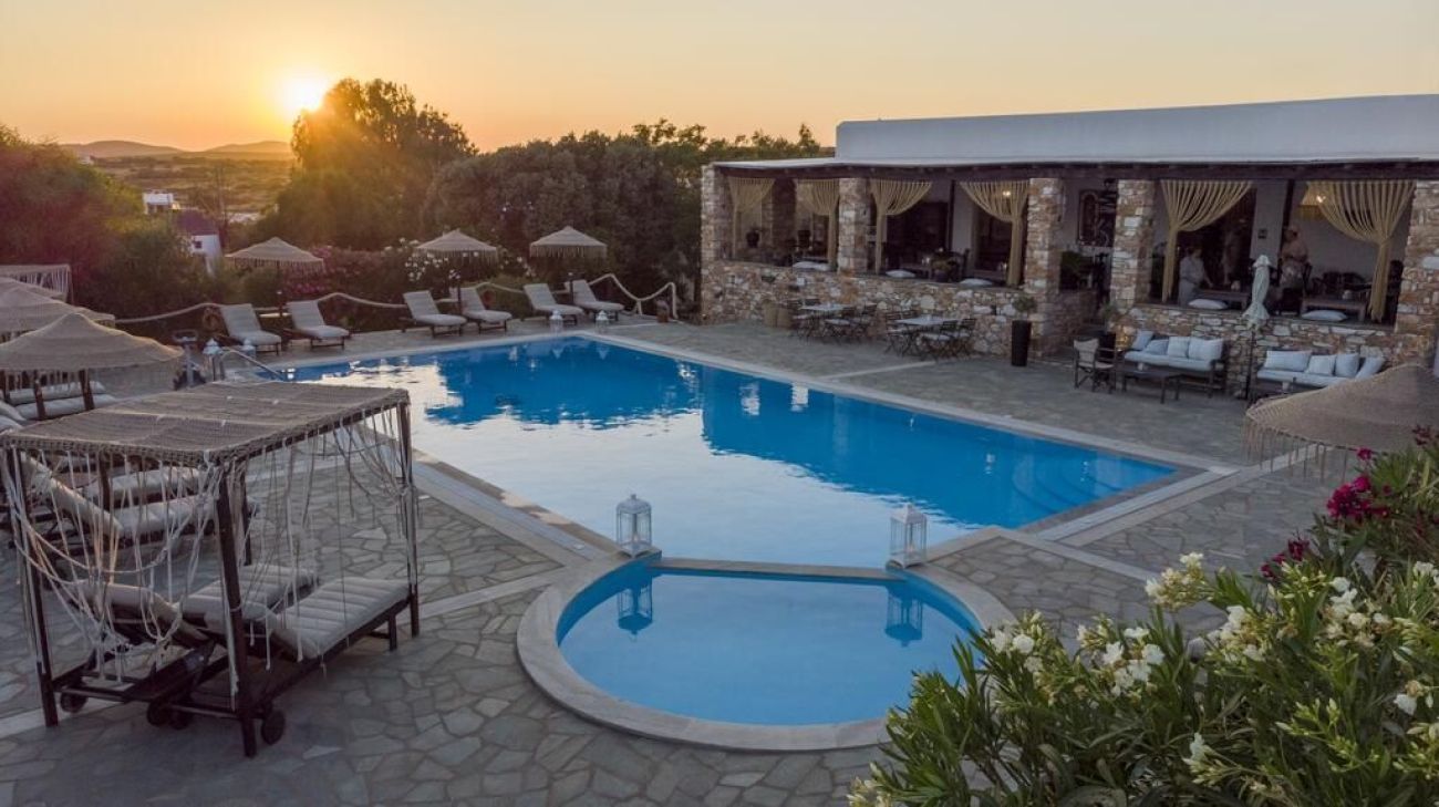 Parosland Hotel 4*