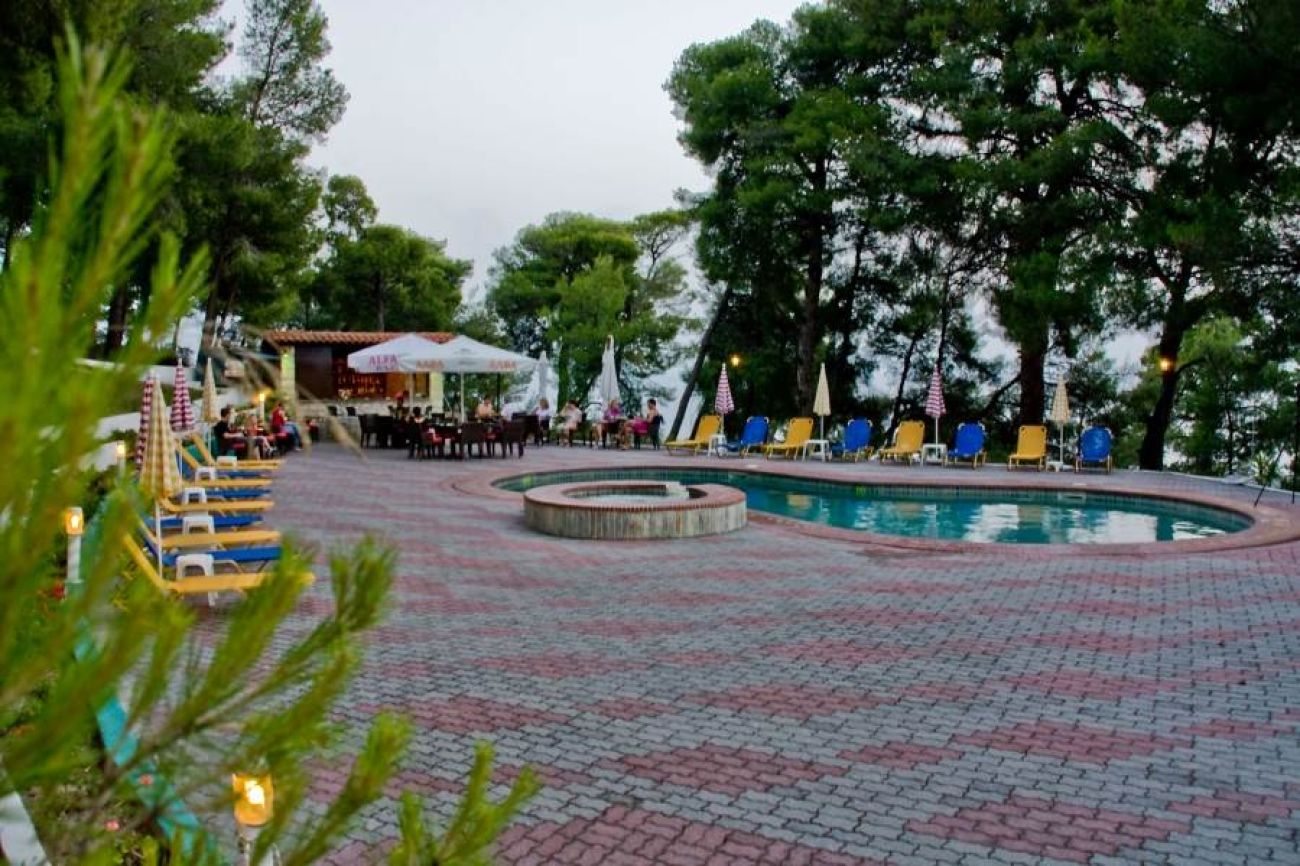 Dryades Hotel 3*