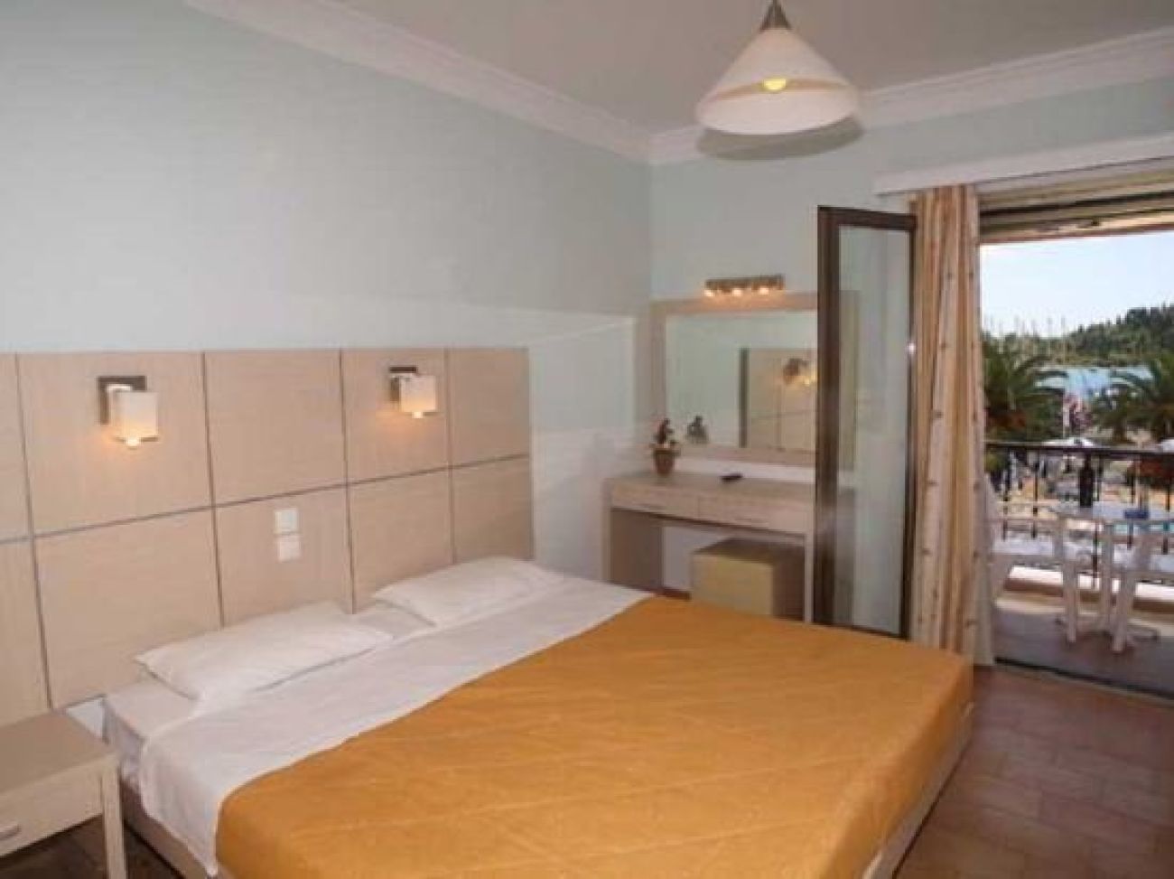 Athos Hotel 2*