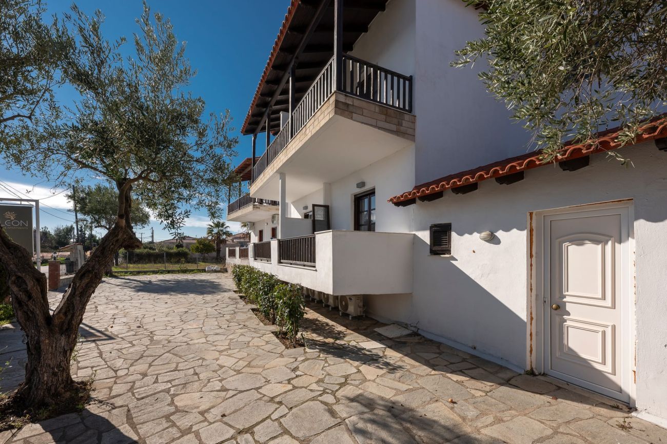 Eleon Suites